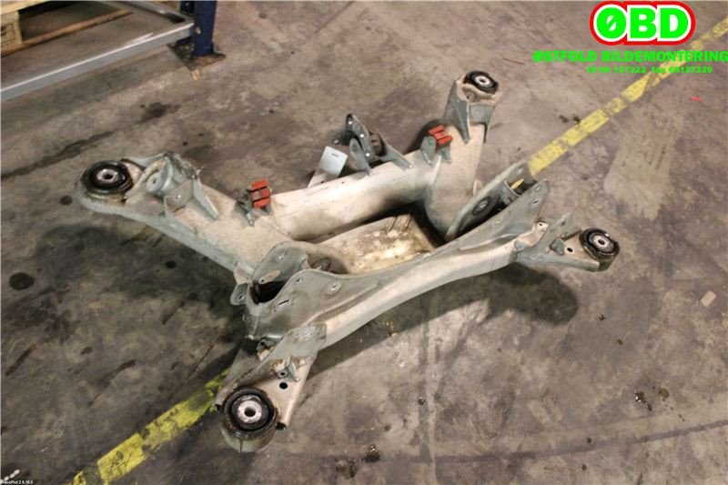 Travers bak til Audi A8 2003-2010 (Type II)  (4E0 505 235 H|)