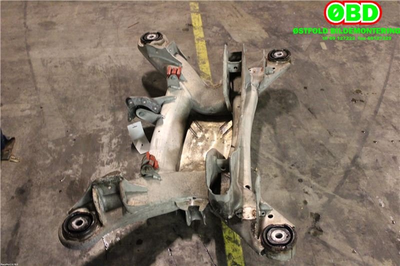 Travers bak til Audi A8 2003-2010 (Type II)  (4E0 505 235 H|)