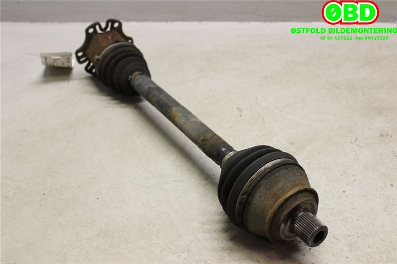 Drivaksel venstre foran til Audi A6, Allroad 2006-2008 (Type II, Fase 1) (C6) (C6) (AUDI|4F0 407 271 J|4F0 407 451 X|)