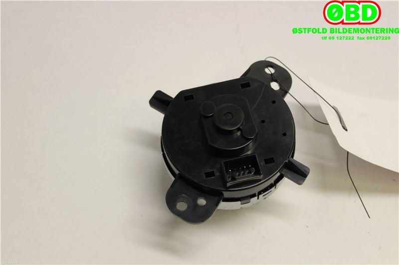 Bryter diverse til Mitsubishi Outlander 2007-2010 (Type II, Fase 1)  (MITSUBISHI|8604A008|)