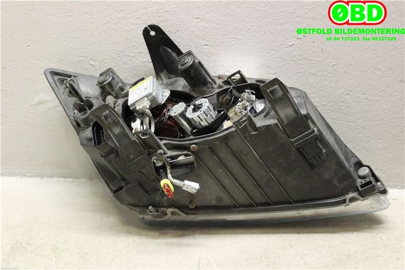 Frontlykt venstre xenon til Ford Focus 2004-2007 (Type II, Fase 1)  (FORD|1480992||4M5113W030ED)