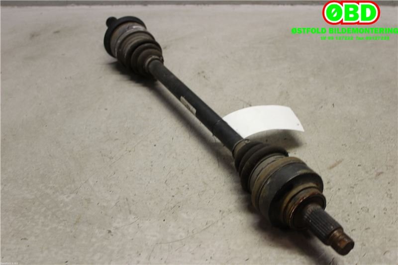 Drivaksel venstre bak til BMW 1-Serie 2011-2015 (Fase 1) (F20/F21) (F20/F21) (BMW|33207629301|)