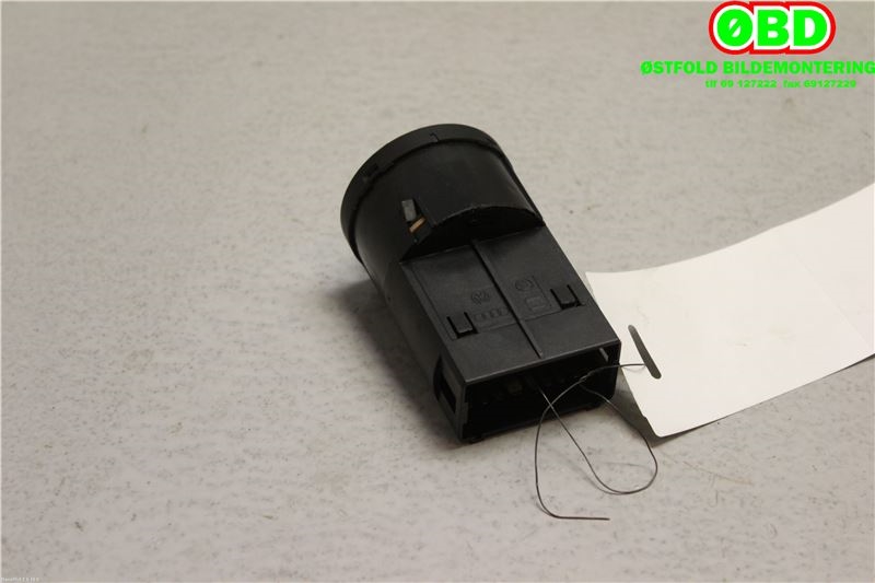 Bryter lys til VW E-Up 2013-2019  (VOLKSWAGEN|6R0 941 531 F||6R0941531F)