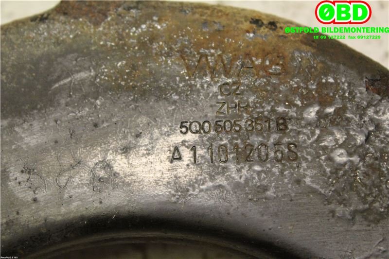 Bærebru høyre bak til VW Golf VI 2008-2012  (VOLKSWAGEN|5Q0 505 323 C|)