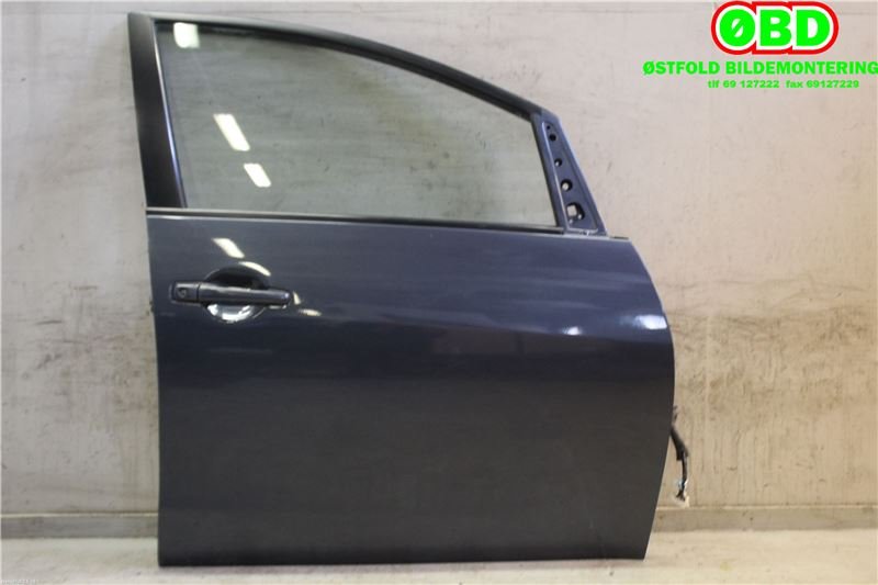 Dør høyre foran til Mitsubishi Grandis 2004-2009 (MITSUBISHI|5700A036|MN150852|)