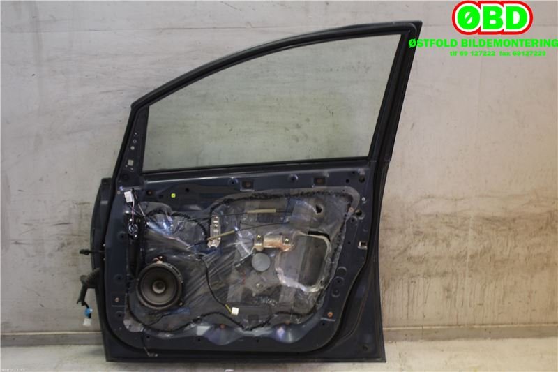 Dør høyre foran til Mitsubishi Grandis 2004-2009 (MITSUBISHI|5700A036|MN150852|)