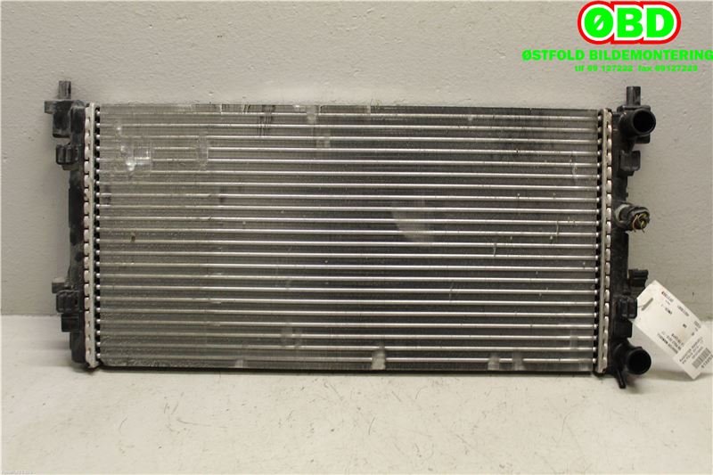 Radiator (manuell gir) til VW Polo 2009-2014 (Type V, Fase 1) (VOLKSWAGEN|6R0 121 253 L|)