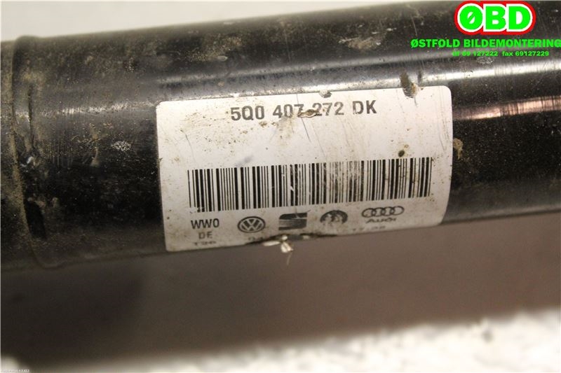 Drivaksel høyre foran til VW Golf VII 2012-2017 (Fase 1)  (VOLKSWAGEN GOLF|5Q0 407 272 DK||5Q0407272DK)