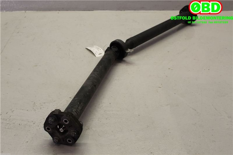 Mellomaksel til BMW 1-Serie 2011-2015 (Fase 1) (F20/F21) (F20/F21) (BMW|26 10 7 624 182|)