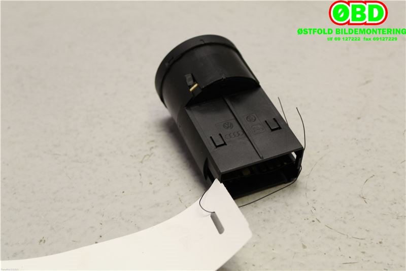 Bryter lys til VW E-Up 2013-2019 (VOLKSWAGEN|6R0 941 531 F||6R0941531F)