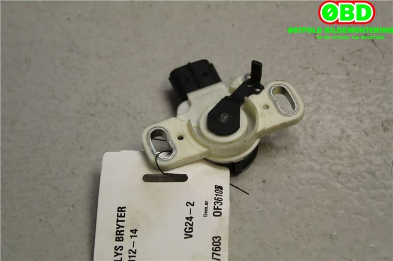 Bryter diverse til Toyota Yaris 2012-2014 (Type III, Fase 1)  (TOYOTA|8951033030|)