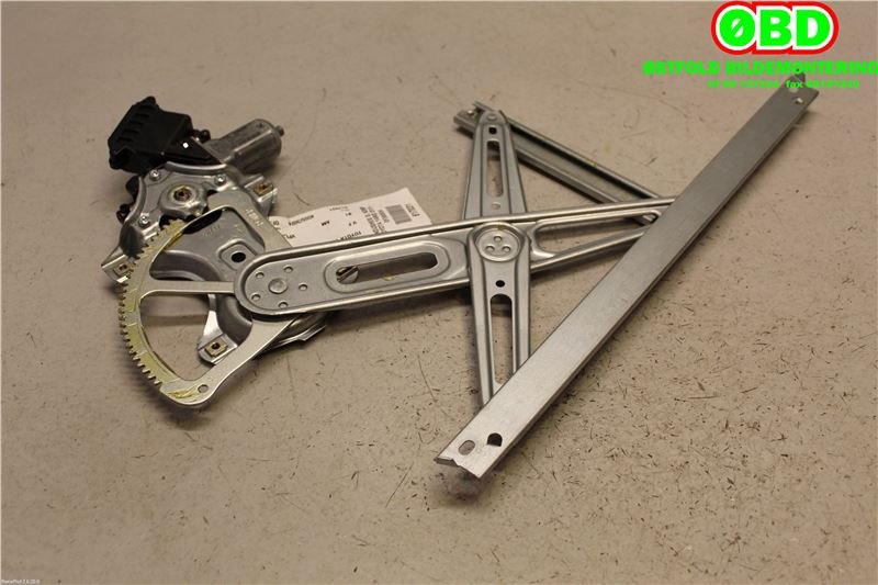 Ruteheis venstre foran til Toyota Yaris 2014-2020 (Type III, Fase 2)  (TOYOTA YARIS HYBRID|698200D440|)