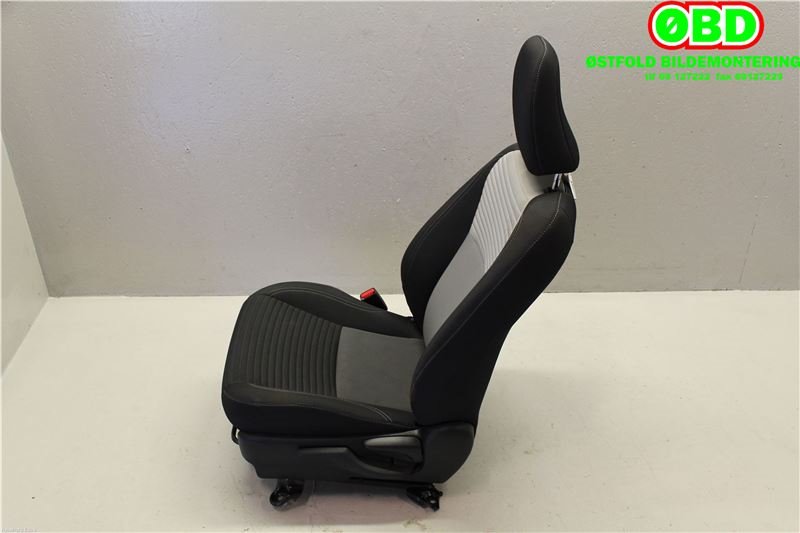 Sete foran venstre til Toyota Yaris 2014-2020 (Type III, Fase 2)  (TOYOTA YARIS HYBRID|)