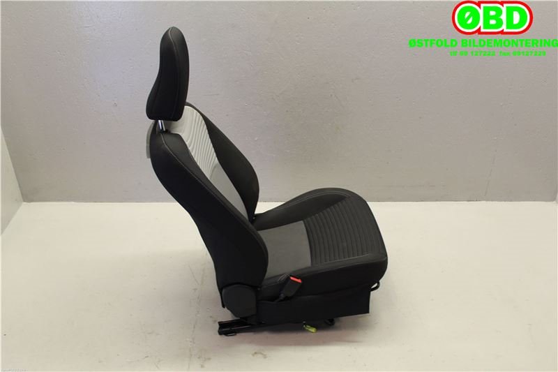 Sete foran venstre til Toyota Yaris 2014-2020 (Type III, Fase 2)  (TOYOTA YARIS HYBRID|)