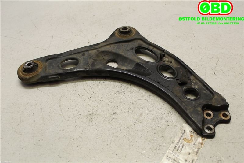 Bærebru høyre foran nedre til Opel Vivaro A 2006-2014 (OPEL|93453323|4422036|)
