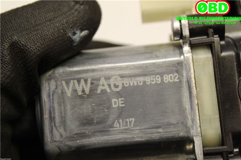 Ruteheis høyre foran til Audi A4 2015-2019 (Type V, Fase 1) (B9) (B9) (AUDI A4 AVANT|8W0 959 802||8W0959802)
