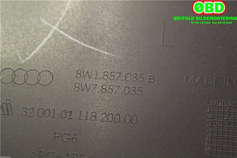 Hanskerom til Audi A4 2015-2019 (Type V, Fase 1) (B9) (B9) (AUDI A4 AVANT|8W1857035B|)