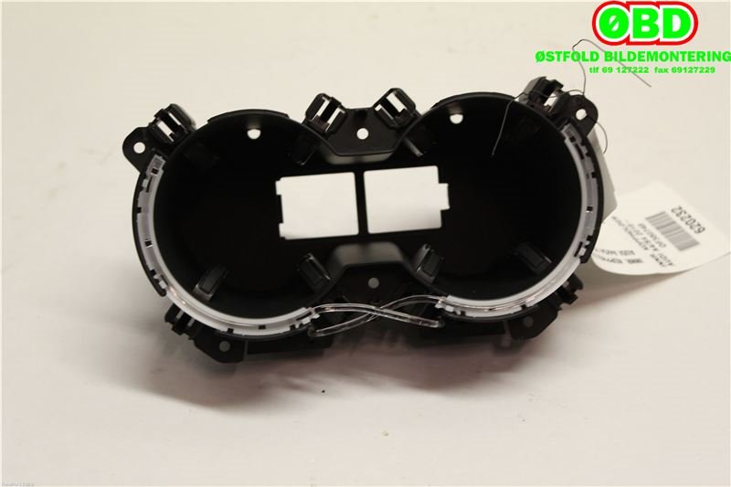 Dashbord koppholder til Audi A4 2015-2019 (Type V, Fase 1) (B9) (B9) (AUDI A4 AVANT|8W0862533B|)