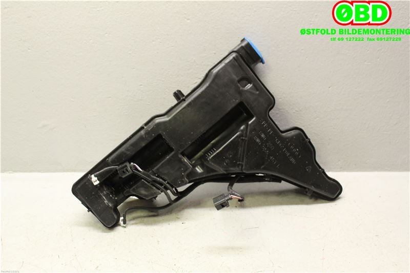 Spylertank til Audi A4 2015-2019 (Type V, Fase 1) (B9) (B9) (AUDI A4 AVANT|8W0955453K||8W0955451L)