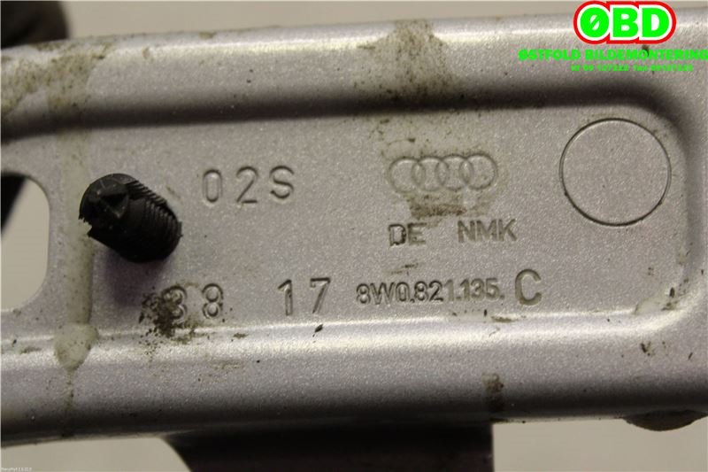 Diverse deler til Audi A4 2015-2019 (Type V, Fase 1) (B9) (B9) (AUDI A4 AVANT|8W0 821 135 C||8W0821135C)