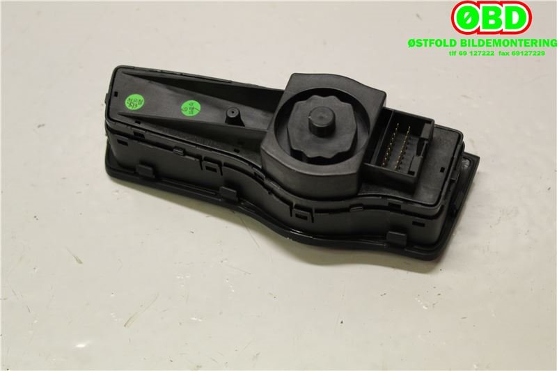 Bryter lys til Hyundai i40 2012-2017  (HYUNDAI|933003Z050|)