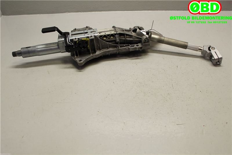 Rattaksel til Mercedes B-Klasse 2011-2018 (W246) (W246) (MERCEDES|A 246 460 23 16|A 246 460 88 01|2464602316)