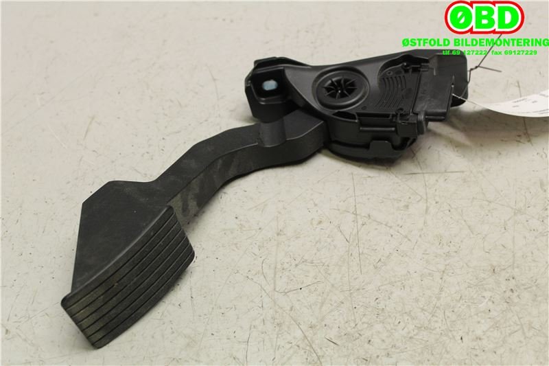 Pedal gass til Mitsubishi Space Star 2013-->> (Type II) (MITSUBISHI|1600A093|)