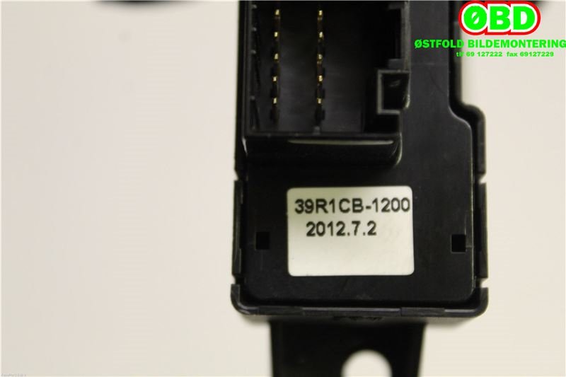 Bryter setevarme til Hyundai i40 2012-2017  (HYUNDAI|937303Z060|)