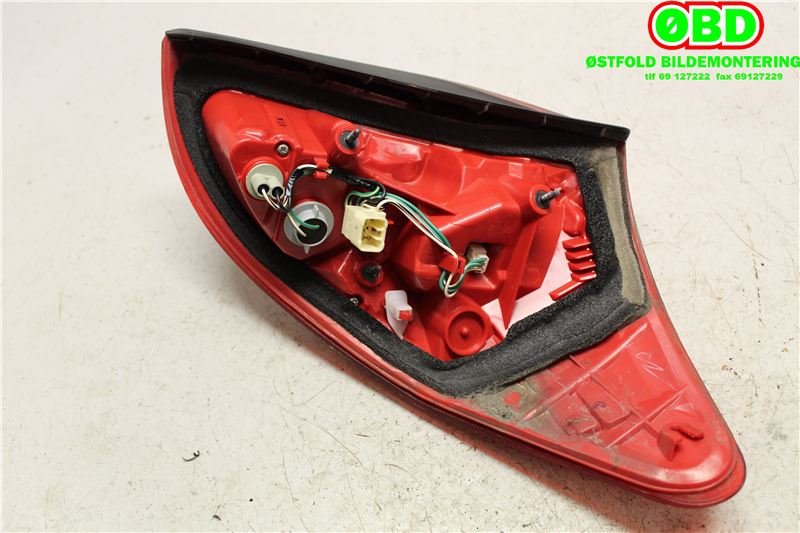 Baklykt venstre til Toyota RAV4 2006-2009 (Type III, Fase 1)  (TOYOTA|8156142090|8156142091|)