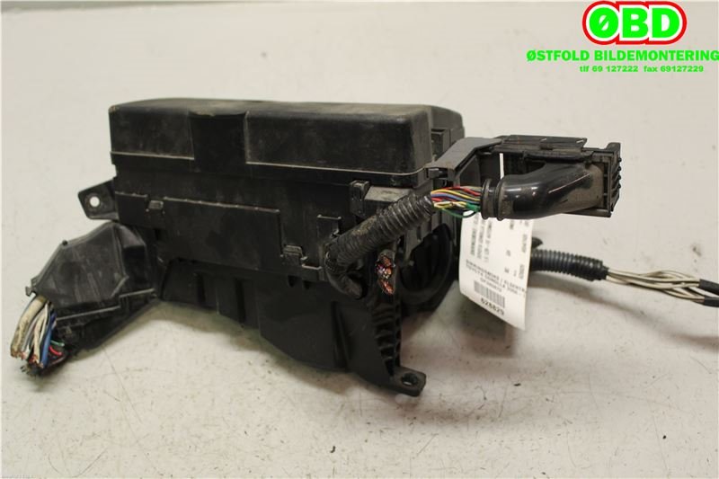 Sikringsboks til Toyota Corolla 2007-2013 (TOYOTA|8274112070|)