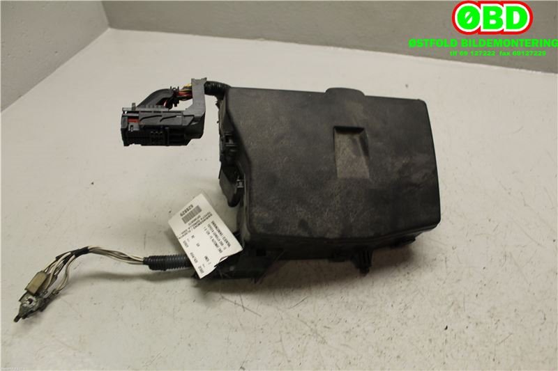 Sikringsboks til Toyota Corolla 2007-2013 (TOYOTA|8274112070|)