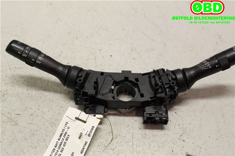 Bryter blink til Toyota Corolla 2007-2013 (TOYOTA|8465233440|8414012660|)