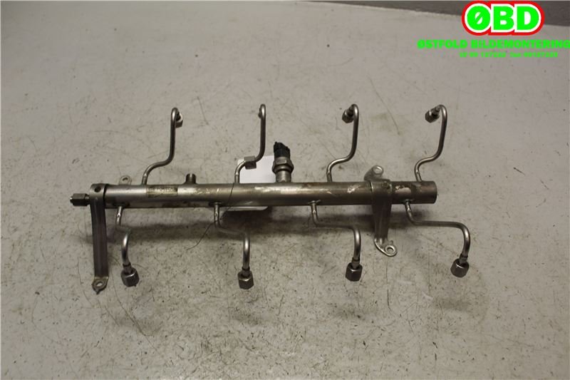 Dyseskinne (fuelrail) til Porsche Cayenne 2007-2010 (Fase 2) (9PA) (9PA) (PORSCHE Cayenne V8 Turbo|948 110 115 52|948 110 115 58|)
