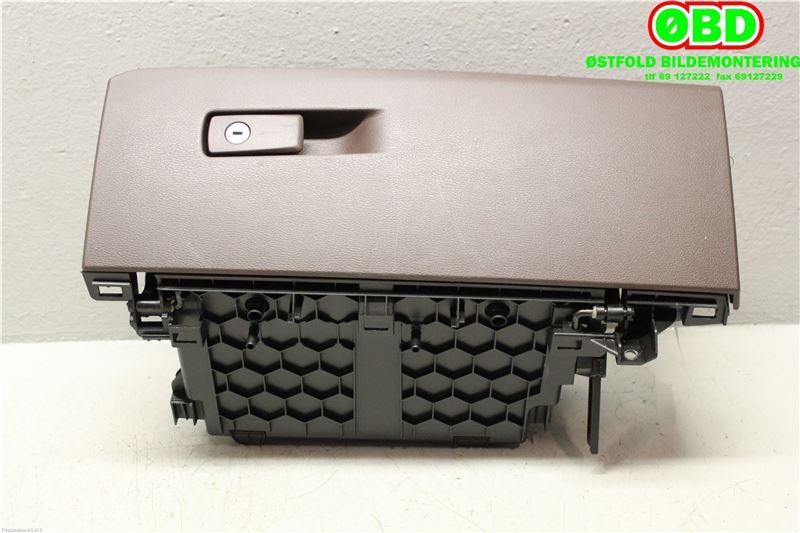 Hanskerom til BMW X1 2015-2022 (F48) (F48) (BMW|51166965758|)