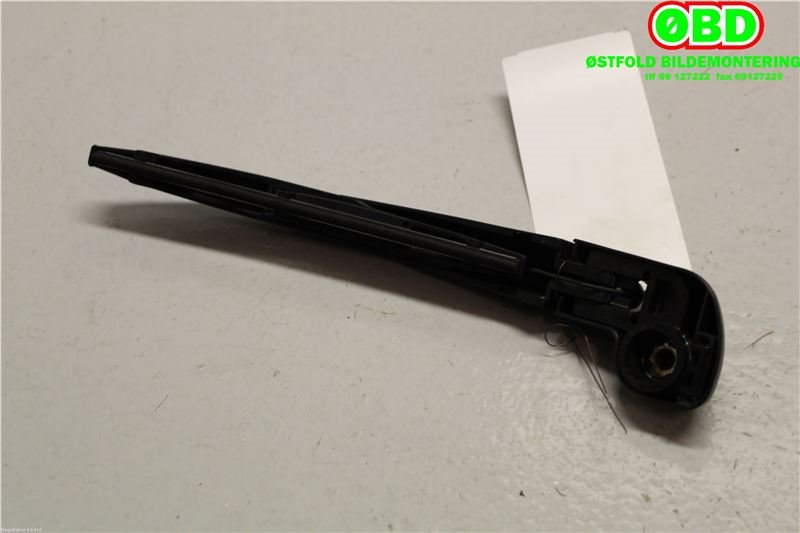 Viskerarm bakrute til Lexus CT 2010-2020  (LEXUS|8524252060|)