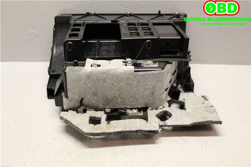 Hanskerom til Audi A8 2003-2010 (Type II) (AUDI|4E1857104D|)
