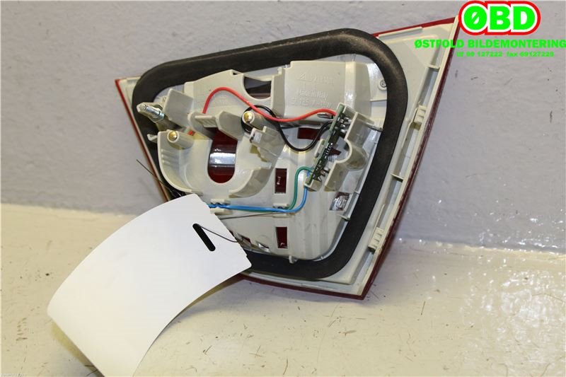 Baklykt venstre indre til BMW 3-Serie 2005-2011 (E90/E91/E92/E93) (E90/E91/E92/E93) (BMW|63 21 7 289 427||7154155)