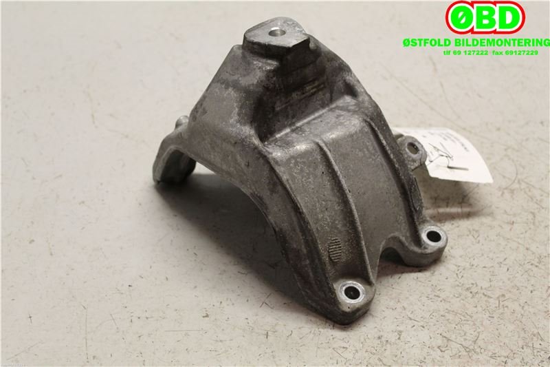 Motorfeste til Audi A6 2014-2018 (Type IV, Fase 2) (C7) (C7) (AUDI|8K0199308CH|)