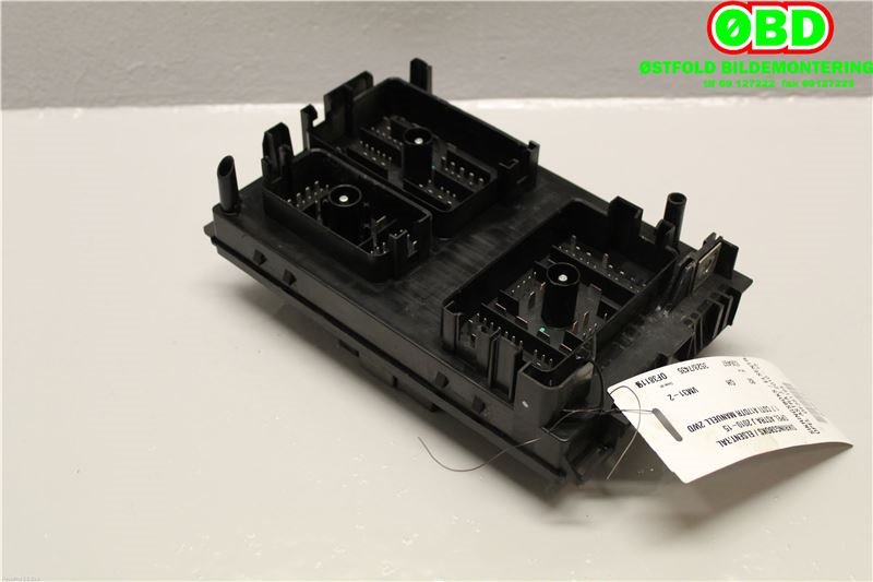 Sikringsboks til Opel Astra J 2010-2015  (OPEL|13318784|1247103)