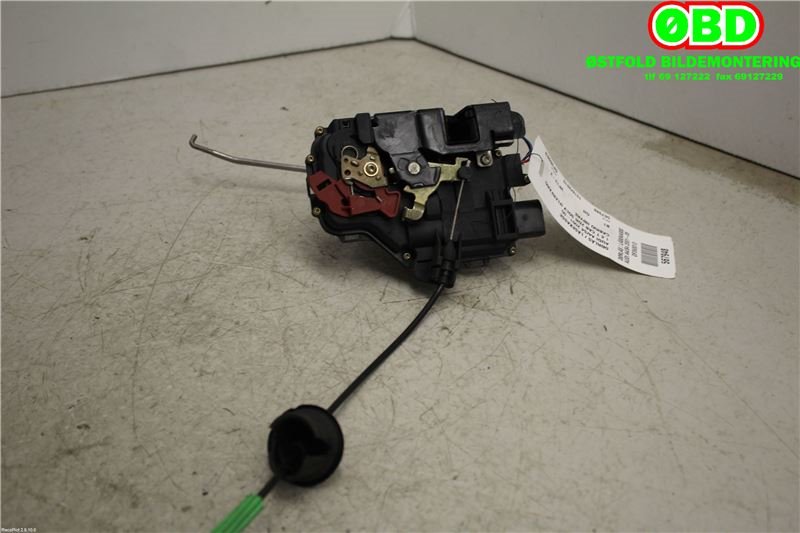 Låsekasse høyre foran til Audi A4 2001-2004 (Type II) (B6) (B6) (AUDI|8E1 837 016 C|)