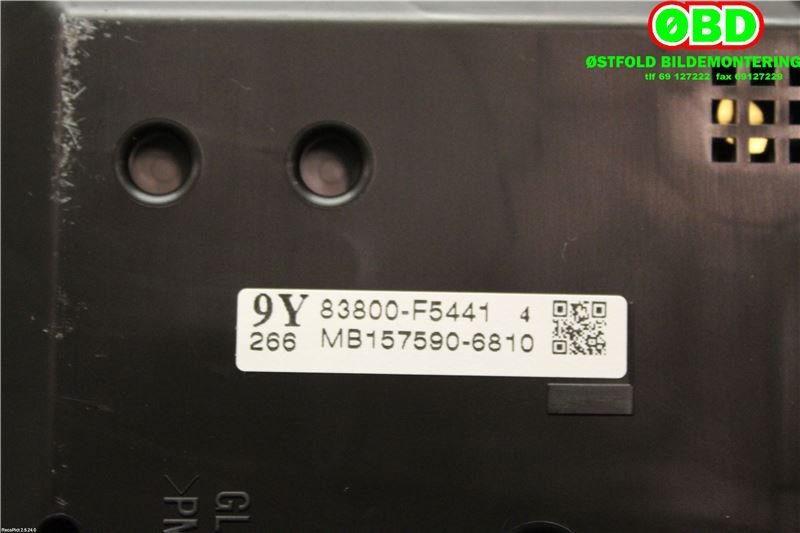 Instrumentpanel til Toyota Yaris 2014-2020 (Type III, Fase 2)  (TOYOTA YARIS HYBRID|83800F5441|)