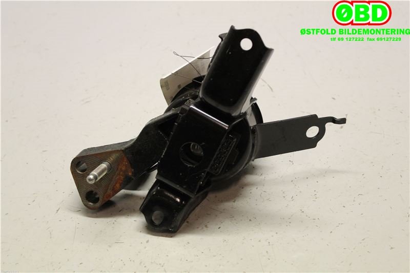 Motorfeste til Toyota Yaris 2014-2020 (Type III, Fase 2)  (TOYOTA YARIS HYBRID|123050M140|)