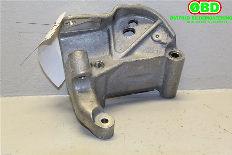 Motorfeste til Volvo V40, 2012-2019 (VOLVO V40 R-DESIGN|31430917)