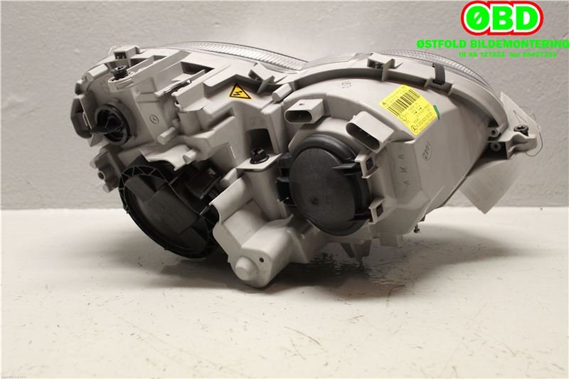 Frontlykt venstre halogen til Mercedes C-Klasse 2000-2004 (Fase 1) (W203) (W203) (|2038203559)