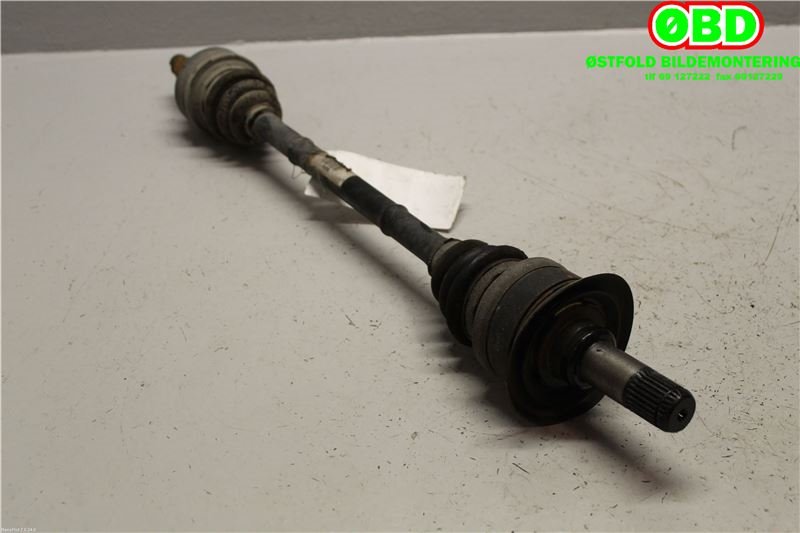 Drivaksel venstre bak til BMW 3-Serie 2012-2018 (F30/F31/F34) (F30/F31/F34) (BMW|33 20 8 680 347|)