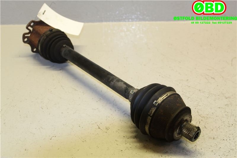 Drivaksel venstre foran til Audi A6, Allroad 2006-2008 (Type II, Fase 1) (C6) (C6) (AUDI|4F0 407 271 J|4F0 407 451 X|4F0407271J)