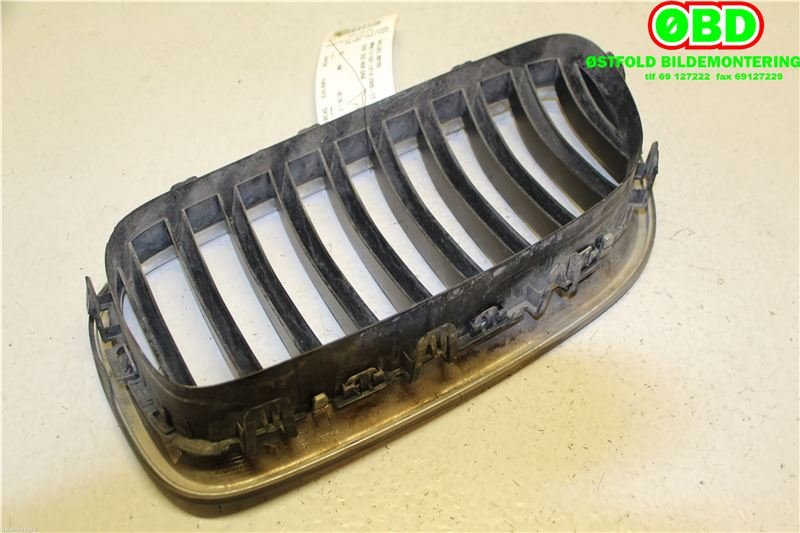 Grill høyre til BMW 5-Serie 2010-2017 (F10/F11) (F10/F11) (BMW|51 13 7 412 324|)
