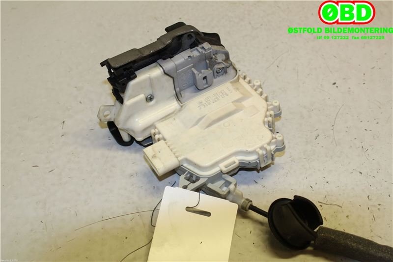Låsekasse høyre foran til Audi A6 2011-2014 (Type IV, Fase 1) (C7) (C7) (AUDI|8J1 837 016 C|8J1 837 016 E|8J1837016C)