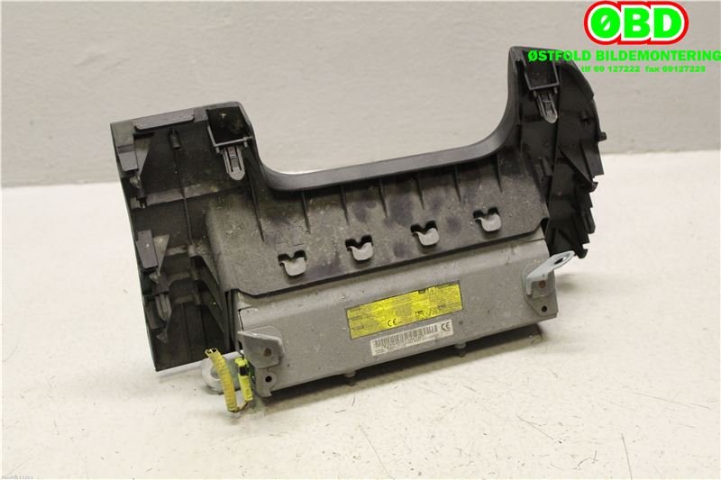 Airbag kne til Toyota Auris 2013-2015 (Type II, Fase 1)  (TOYOTA|7390002050C0|)