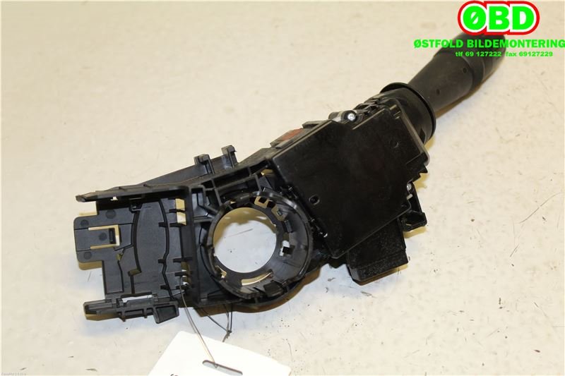 Bryter blink til Toyota Auris 2013-2015 (Type II, Fase 1)  (TOYOTA|8414002730|)